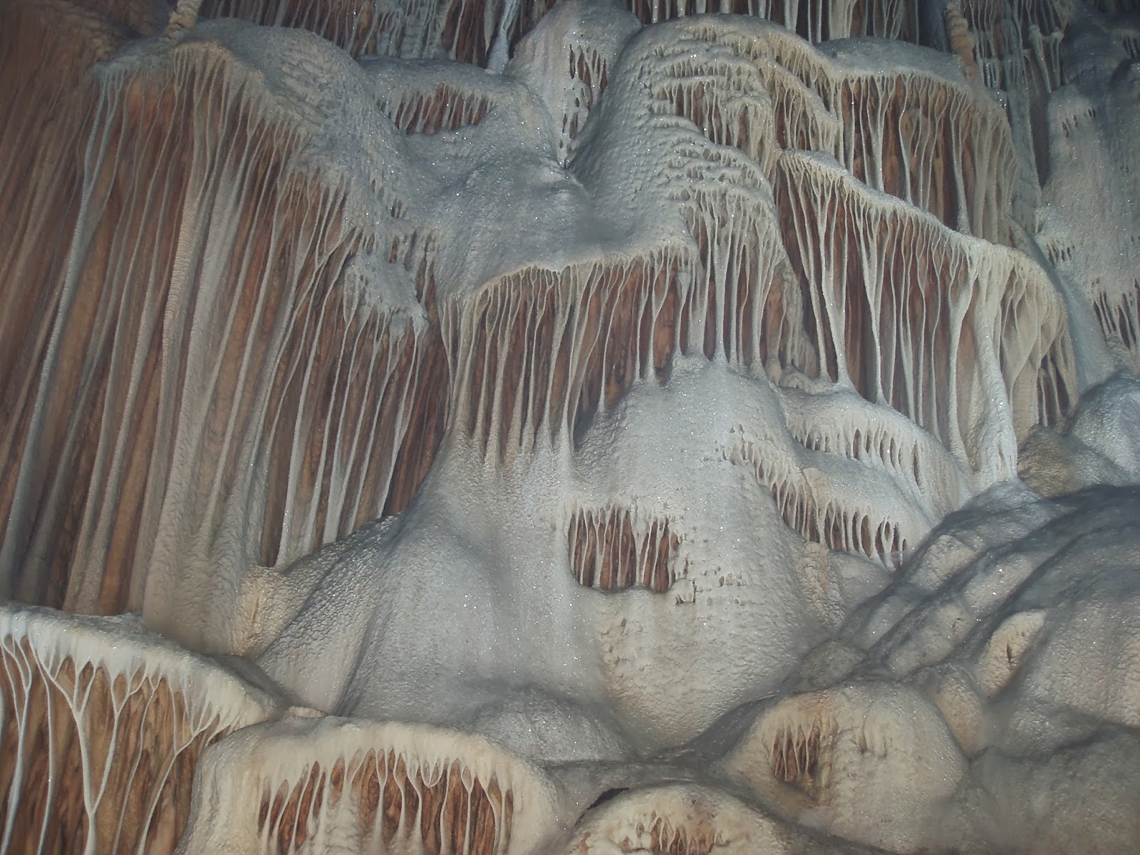 Gilindire (AynalıGöl) Mağarası